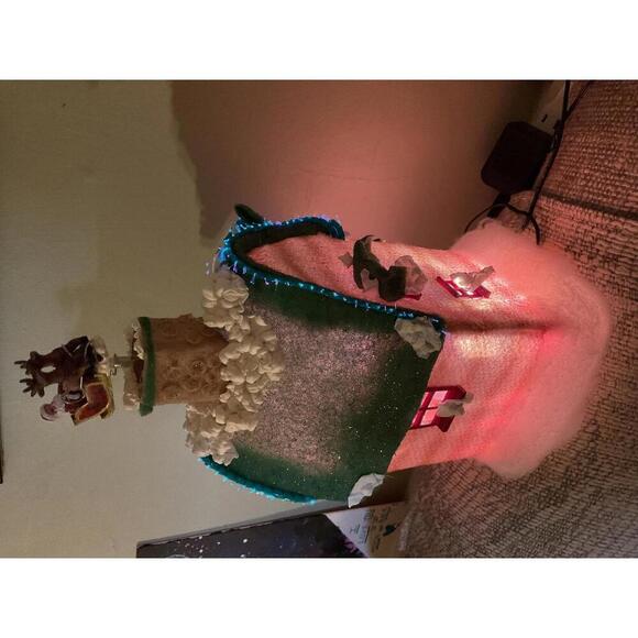 Merry Brite Fiber Optic Snowhouse - Picture 3 of 7